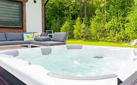 Kaszubska Nirvana - całoroczny dom na wyłączność z jacuzzi